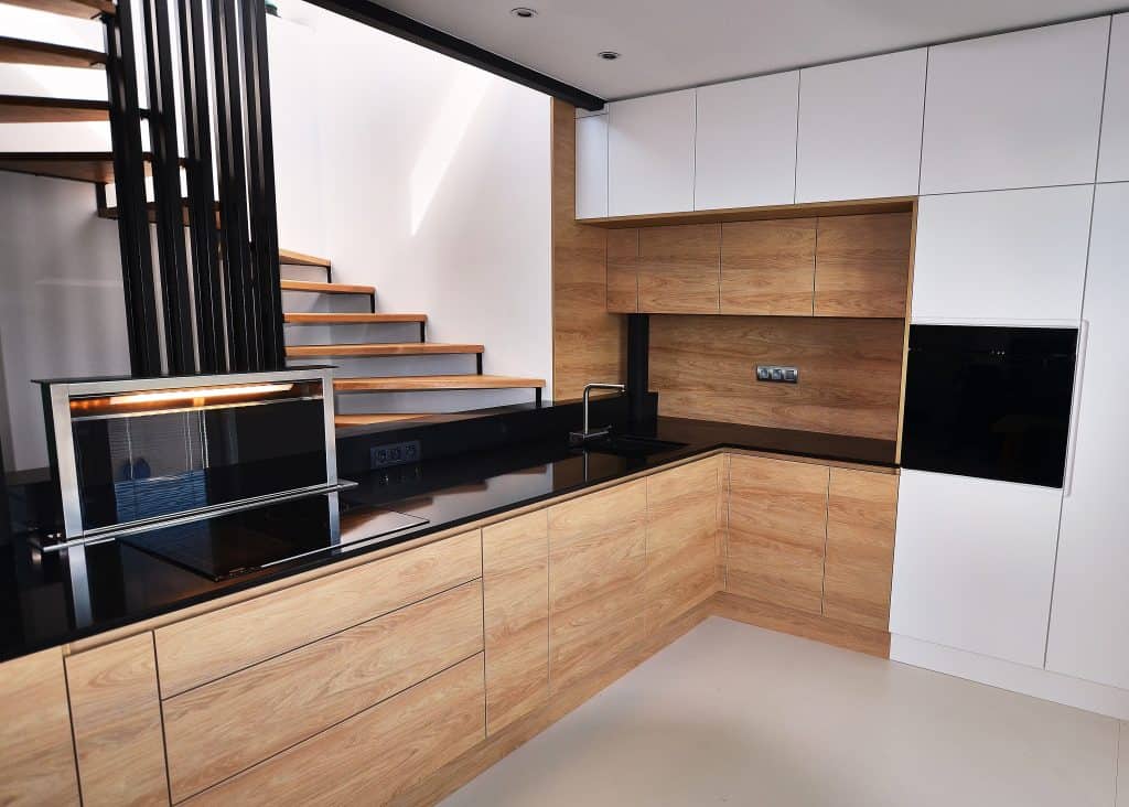 KUCHYNE NA MIERU BRATISLAVA TECHNISTONE HICKORY (6)