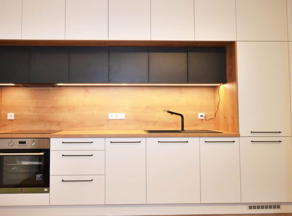 MODERNA BIELA KUCHYNA BRATISLAVA (25)
