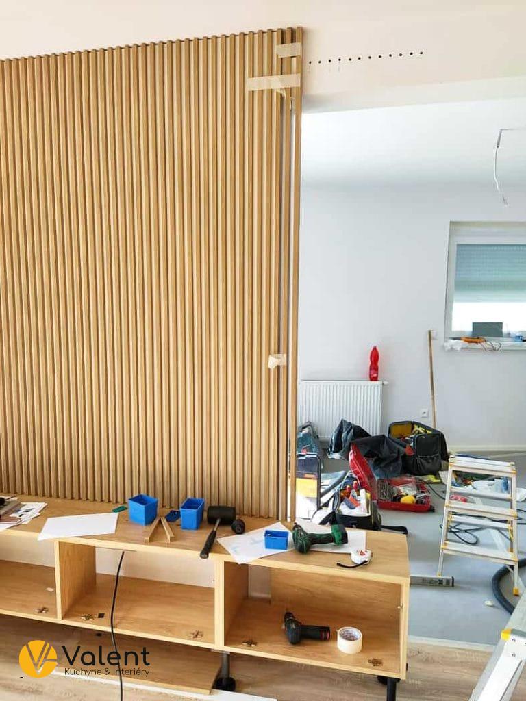DREVENÉ LAMELY NA STENU A LAMELOVÉ SÚSTAVY NA MIERU MODERNÉ KUCHYNE
